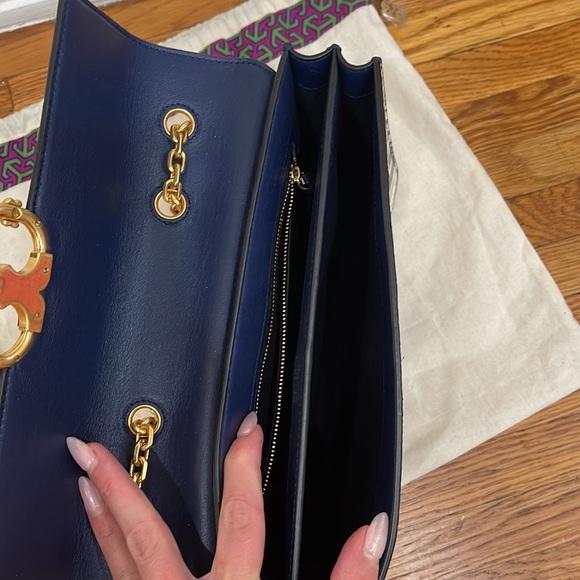 TORY BURCH - Gemini Link Snake Ladies Medium Leather Chain Shoulder Bag - Picture 12 of 17